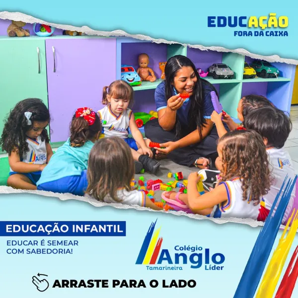 Crianças e educadora em uma brincadeira na escola
